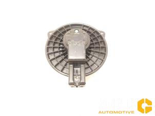 Usados Motor de ventilador de calefactor Mazda CX-3 2.0 SkyActiv-G 120 Precio € 66,00 Norma de margen ofrecido por Van Gils Automotive
