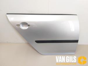 Usados Placa de puerta de 4 puertas derecha detrás Volkswagen Golf V (1K1) 1.6 Precio € 54,00 Norma de margen ofrecido por Van Gils Automotive