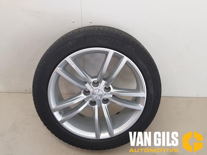 Wheel + tyre from a Tesla Model S 90D 2016