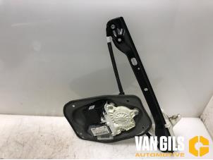 Usagé Mécanique vitre 4portes arrière droite Volkswagen Golf Plus (5M1/1KP) Prix € 54,00 Règlement à la marge proposé par Van Gils Automotive