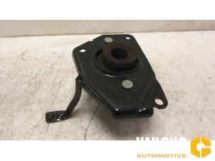 Used Lower shock absorber mount, outer left Peugeot 5008 I (0A/0E) 1.6 THP 16V Price on request offered by Van Gils Automotive