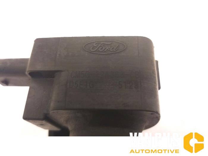 Ignition coil from a Ford Grand C-Max (DXA) 1.0 Ti-VCT EcoBoost 12V 125 2015
