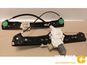 Usagé Lève vitre électrique avant droit BMW 3 serie (E90) Prix € 30,00 Règlement à la marge proposé par Van Gils Automotive