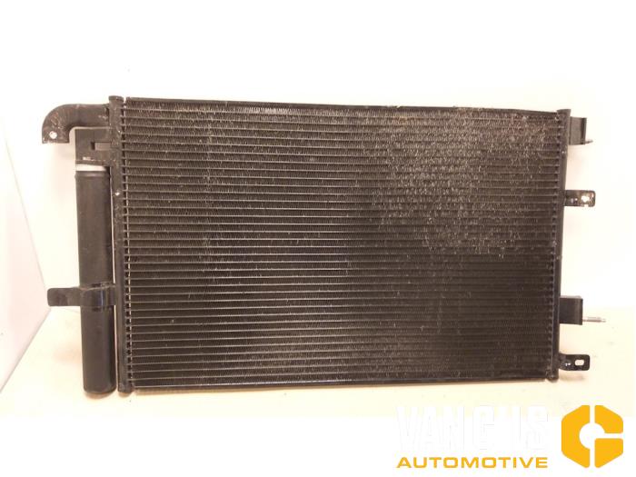 Begagnade AC-radiator Jaguar S-type (X200) Pris € 80,00 Marginaltabell erbjuds av Van Gils Automotive