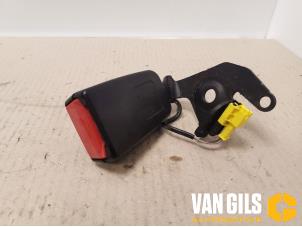 Usagé Insertion ceinture de sécurité arrière gauche Mercedes C (W204) 3.0 C-320 CDI V6 24V Prix € 33,00 Règlement à la marge proposé par Van Gils Automotive