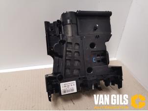 Used Fuse box Mercedes C (W204) 3.0 C-320 CDI V6 24V Price € 110,00 Margin scheme offered by Van Gils Automotive