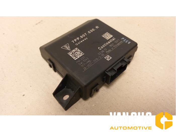 Używane Modul gateway Porsche 911 (991) 3.8 24V Carrera 4S Cena € 110,00 Procedura marży oferowane przez Van Gils Automotive