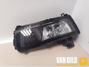Usados Luz de circulación diurna izquierda Volkswagen Touran (5T1) 2.0 TDI 150 Precio € 136,00 Norma de margen ofrecido por Van Gils Automotive