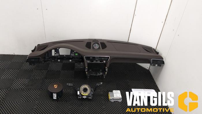Airbag set+module from a Porsche 911 (991) 3.8 24V Carrera 4S 2014