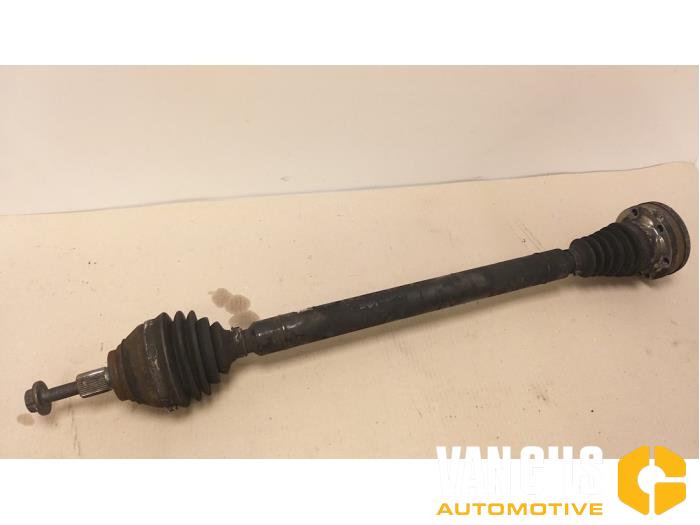 Front drive shaft, right from a Volkswagen Golf VII (AUA) 2.0 GTI 16V 2017