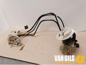 Used Booster pump Mercedes C (W204) 3.0 C-320 CDI V6 24V Price € 199,99 Margin scheme offered by Van Gils Automotive