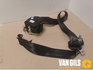 Usagé Ceinture arrière droit Renault Twingo II (CN) 1.2 16V Prix € 30,00 Règlement à la marge proposé par Van Gils Automotive