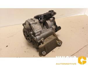Usagé Pompe à huile BMW 1 serie (F20) 118i 1.5 TwinPower 12V Prix sur demande proposé par Van Gils Automotive