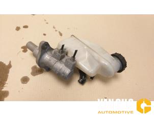 Used Master cylinder Toyota Yaris II (P9) 1.3 16V VVT-i Price on request offered by Van Gils Automotive