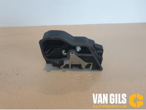 Used Front door lock mechanism 4-door, right BMW 5 serie (E60) Price € 50,00 Margin scheme offered by Van Gils Automotive