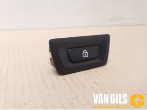 Used Tailgate switch BMW 5 serie (F10) 520d 16V Price € 30,00 Margin scheme offered by Van Gils Automotive