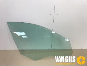Gebrauchte Türscheibe 4-türig rechts vorne BMW 5 serie (F10) 520d 16V Preis auf Anfrage angeboten von Van Gils Automotive