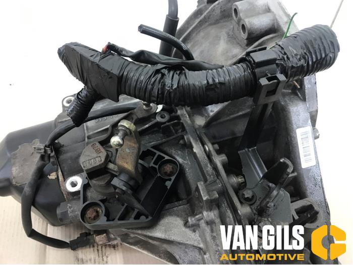 Getriebe van een Nissan Micra (K12) 1.4 16V 2003