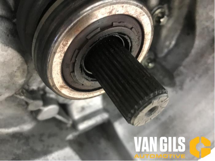 Getriebe van een Nissan Micra (K12) 1.4 16V 2003