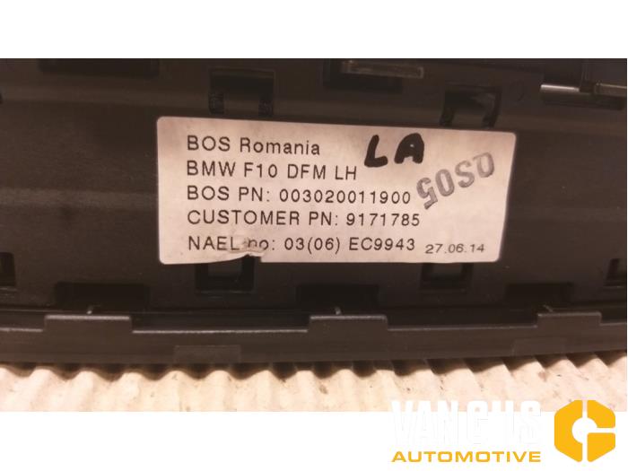 Persiana izquierda de un BMW 5 serie (F10) 520d 16V 2014