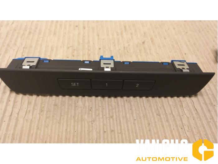 Electric seat switch from a BMW 5 serie (F10) 520d 16V 2014
