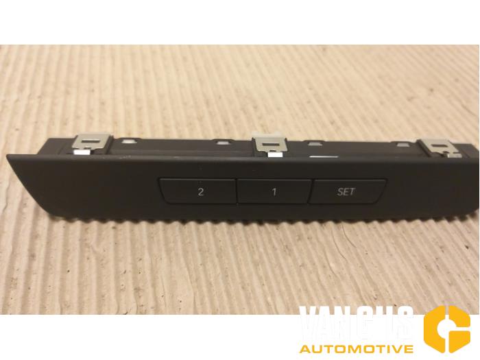 Electric seat switch from a BMW 5 serie (F10) 520d 16V 2014
