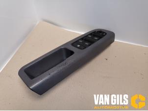 Used Electric window switch Volvo V50 (MW) 2.0 D 16V Price € 40,00 Margin scheme offered by Van Gils Automotive