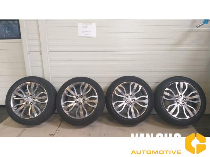 Set of sports wheels from a Land Rover Range Rover Sport (LW) 2.0 TD4 2017