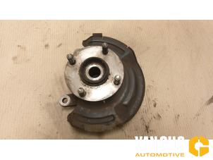 Begagnade Spindel, vänster fram Suzuki Alto 1.0 12V Pris € 35,00 Marginaltabell erbjuds av Van Gils Automotive