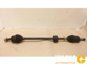Used Front drive shaft, right Fiat Grande Punto (199) 1.2 Price € 55,00 Margin scheme offered by Van Gils Automotive