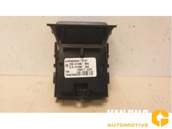 Parking brake switch from a Mercedes-Benz CLA (117.3) 1.6 CLA-180 16V 2015