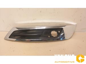 Used Grille Peugeot 5008 I (0A/0E) 1.6 THP 16V Price € 33,00 Margin scheme offered by Van Gils Automotive