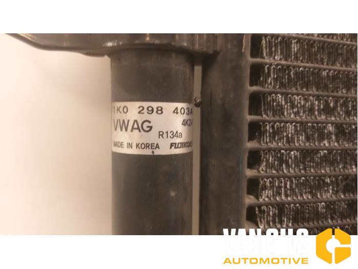 Air conditioning condenser from a Volkswagen Golf V Variant (1K5) 1.4 TSI 122 16V 2009