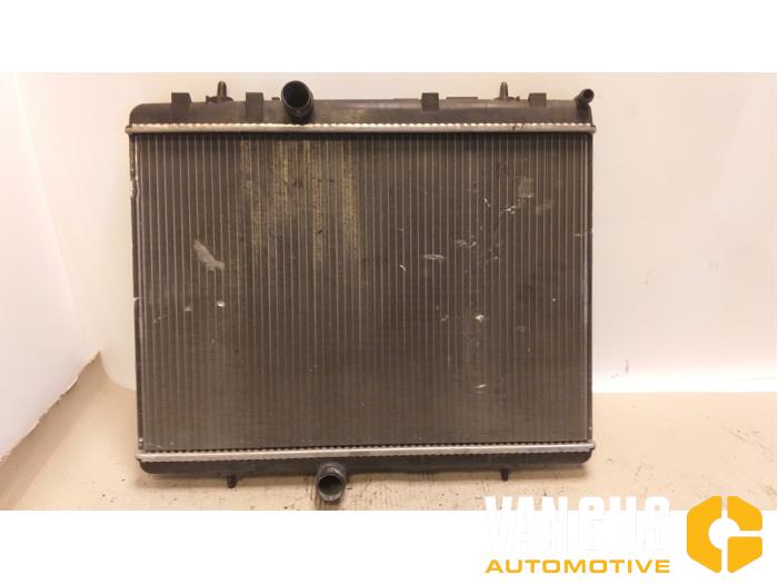 Used Radiator Peugeot 5008 I (0A/0E) 1.6 THP 16V Price € 44,00 Margin scheme offered by Van Gils Automotive