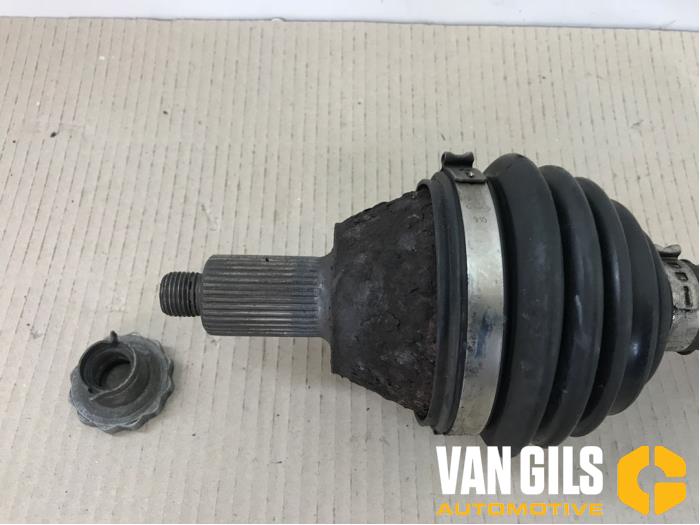 Front drive shaft, right from a Skoda Fabia (6Y2) 1.4i 2000