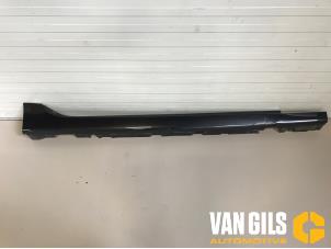 Used Side skirt, right BMW 5 serie Gran Turismo (F07) 530d 24V Price € 55,00 Margin scheme offered by Van Gils Automotive