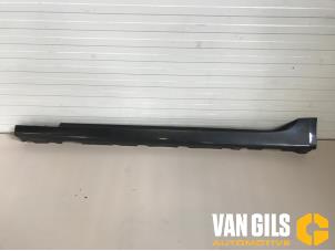 Used Side skirt, left BMW 5 serie Gran Turismo (F07) 530d 24V Price on request offered by Van Gils Automotive