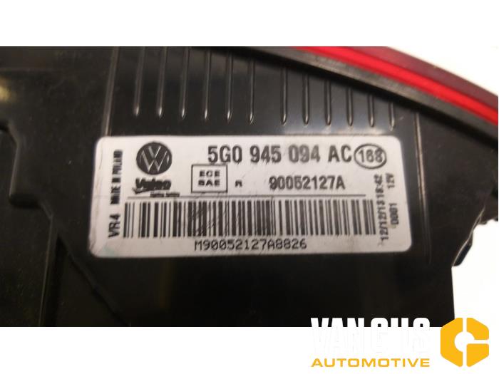 Rücklicht rechts van een Volkswagen Golf VII (AUA) 1.6 TDI BlueMotion 16V 2014