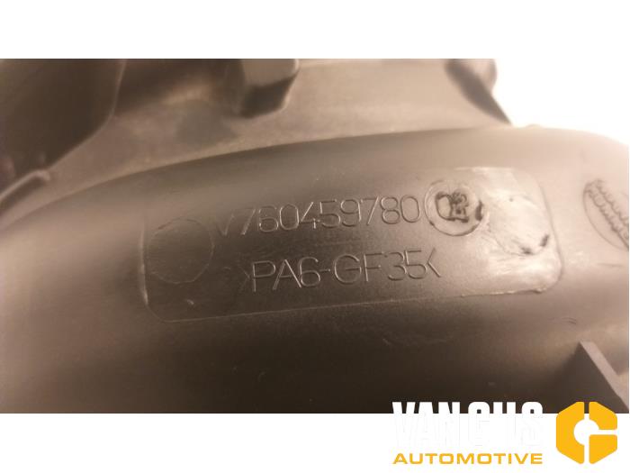 Intake manifold from a Peugeot 308 (4A/C) 1.6 VTI 16V 2012