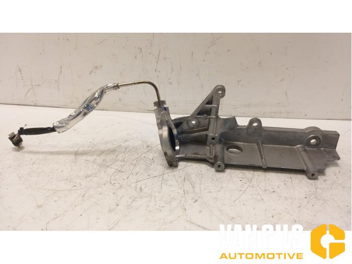 Used Engine mount Mercedes B-Klasse Price € 44,00 Margin scheme offered by Van Gils Automotive