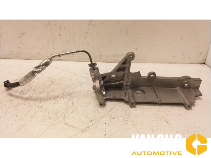 Used Engine mount Mercedes B-Klasse Price € 43,56 Inclusive VAT offered by Van Gils Automotive