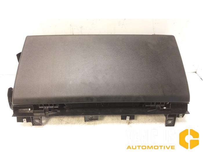 Begagnade Handskfack Landrover Range Rover Sport (LW) 3.0 SDV6 Pris € 106,48 Inklusive moms erbjuds av Van Gils Automotive