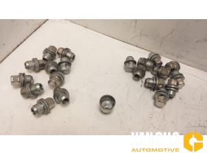 Used Set of wheel bolts Landrover Range Rover Sport (LW) 3.0 TDV6 Price € 87,12 Inclusive VAT offered by Van Gils Automotive