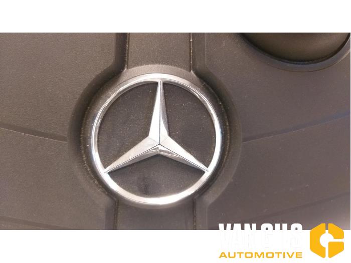 Engine cover from a Mercedes-Benz B (W246,242) 2.1 B-220 CDI BlueEFFICIENCY 16V 2016