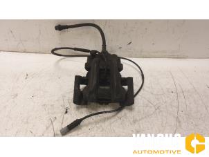 Used Rear brake calliper, right BMW 3 serie Touring (F31) 320d 2.0 16V EfficientDynamicsEdition Price on request offered by Van Gils Automotive