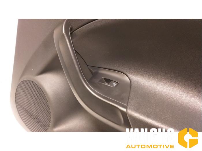 Revêtement portière haut 4portes arrière droite d'un Seat Ibiza IV (6J5) 1.0 EcoTSI 12V 2015
