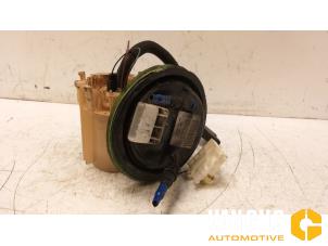 Usados Bomba eléctrica de combustible Opel Zafira (F75) 2.2 16V Precio € 60,00 Norma de margen ofrecido por Van Gils Automotive