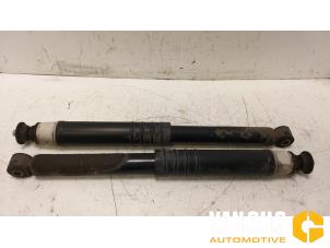 Used Shock absorber kit Renault Clio IV (5R) 1.5 Energy dCi 90 FAP Price € 55,00 Margin scheme offered by Van Gils Automotive