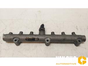 Used Fuel injector nozzle Hyundai H-300 2.5 CRDi Price on request offered by Van Gils Automotive