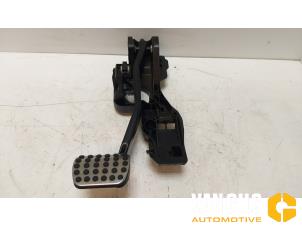 Used Brake pedal Mercedes A (177.0) 2.0 A-220 Turbo 16V Price € 79,86 Inclusive VAT offered by Van Gils Automotive